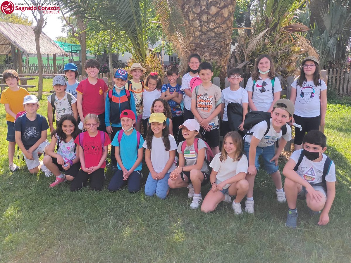 SagradoGodella's tweet image. El 12 de mayo, el alumnado de 3º Primaria visitaron una aquería de Alboraia. Allí pudieron aprender sobre los cultivos valencianos, en especial la chufa.