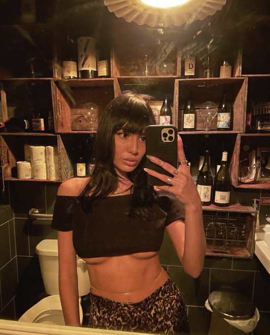 less than a year apart and the same bar bathroom my hair is getting so long 🥲🥲 https://t.co/gMKGzgxU