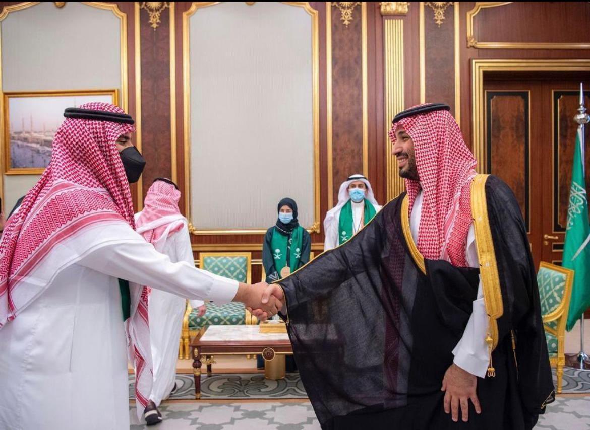 Fa_fx90's tweet photo. تشرفت اليوم بلقاء صاحب السمو الملكي الامير محمد بن سلمان بن عبدالعزيز آل سعود #ولي_العهد ,شاكرين دعمهم لشباب طموح لا يرضى الا بالقمة. #ولي_العهد_يستقبل_أبطال_ايسف https://t.co/ZA0EHWtYX9