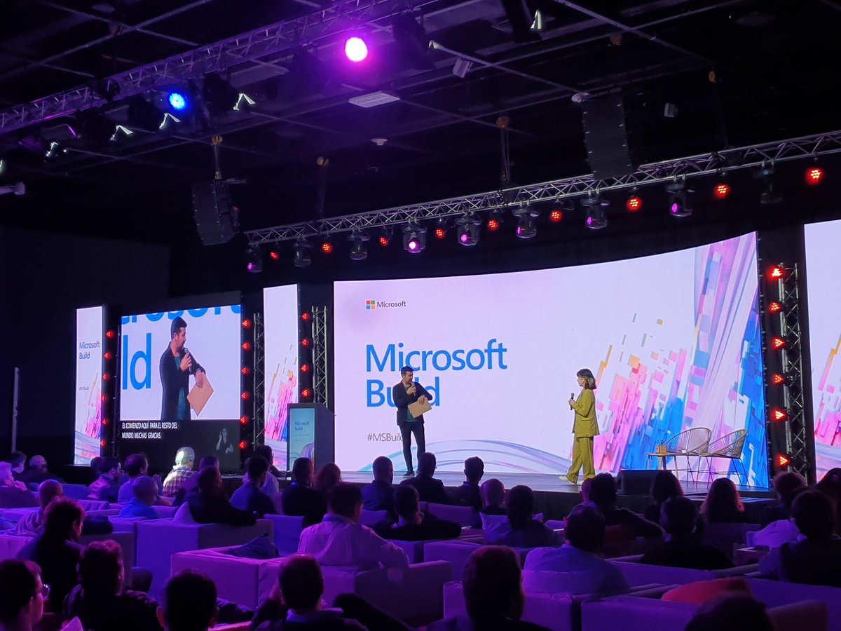 #MSBuild2022 <a href="/atilo/">Alex Tilo</a> <a href="/chulkinet/">Julieta Schulkin</a> arrancando el evento de Microsoft más importante para desarrolladores, este año por primera vez en Argentina! Se vienen los anuncios!