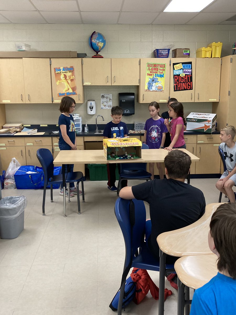 Fearless4th's tweet image. Our first four biome presentations were fantastic! So much hard work and creativity went into this boxes! #4thscience #biosphere @BearCreekEtown