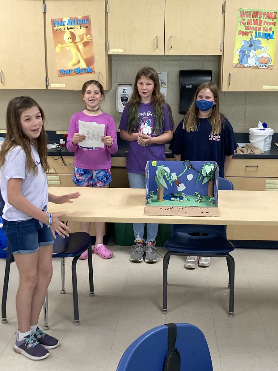 Fearless4th's tweet image. Our first four biome presentations were fantastic! So much hard work and creativity went into this boxes! #4thscience #biosphere @BearCreekEtown