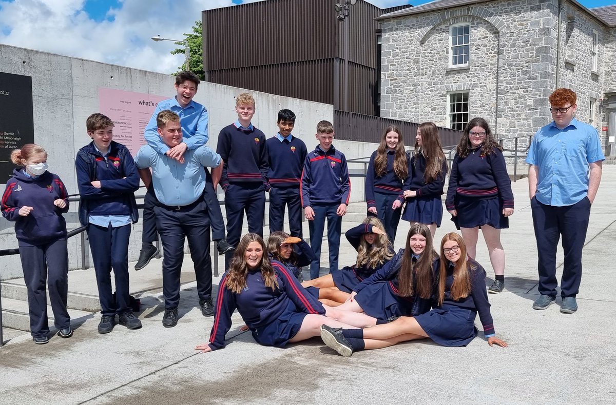 RobertDunne20's tweet photo. 3rd yr Visual Art Students had  an insightful and fun visit to the @butlergallery today, our guide @SwainePauline led us through their permanent collection, discussed curatorial practice and finished with a look at their contemporary painting show #GENERATION2022 https://t.co/nCGTHAos85