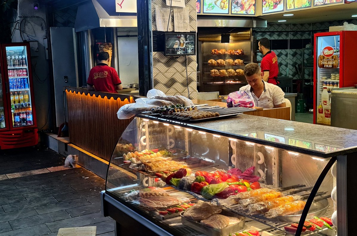 EDMiddleEast's tweet photo. A leading city of gastronomy, Gaziantep churns out delicious concoctions daily. Gathering here, @evdayprojects + @IFRC Storytelling students documented its dynamic—and delectable—heritage! Follow along as we share more! @RedCrescent @KIZILAYKART @eu_echo @tasneemalsultan @TatouK https://t.co/VMcMvKakYk