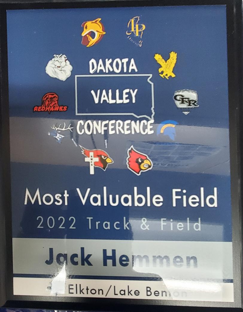 ElkstrackF's tweet photo. Congratulations to Jack Hemmen 2022 DVC Most Valuable Field performer! https://t.co/kRvyoY6uFB
