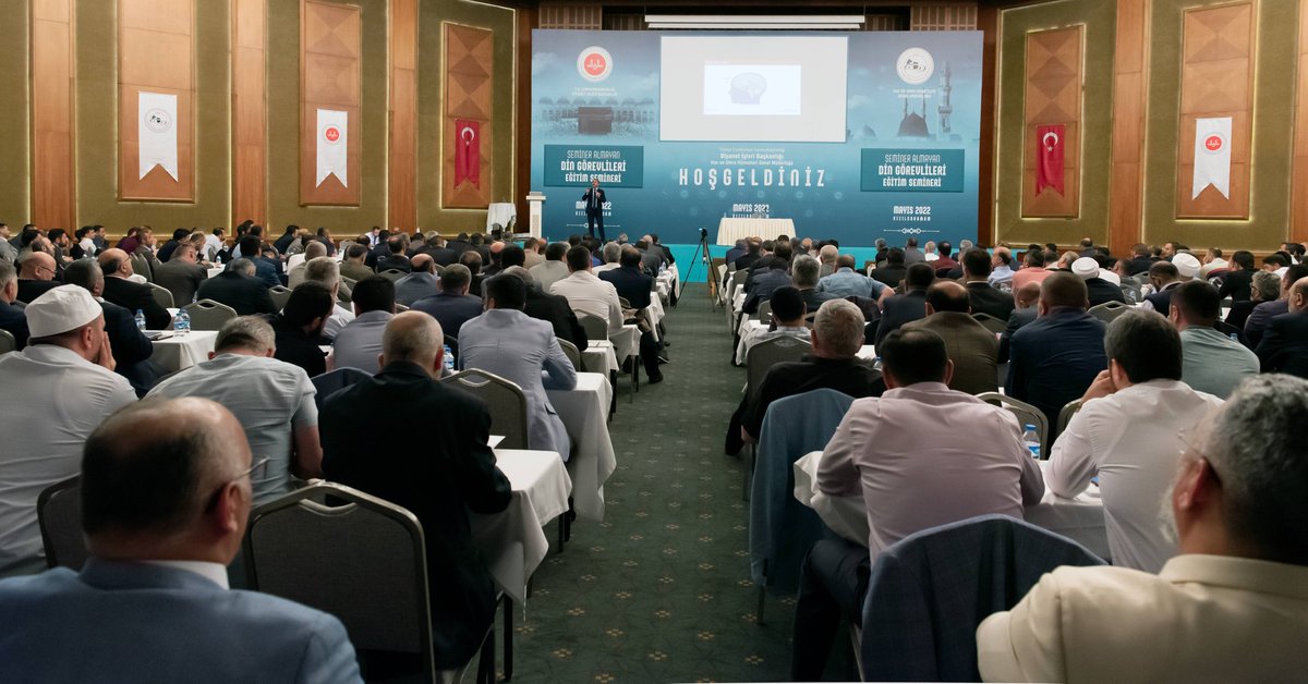 hacveumredib's tweet photo. 2022 Yılı Hac Organizasyonunda Görev Alacak Din Görevlilerine, 
THY Havacılık Akademisi Eğitim Koordinatörü Abdullah Altunkes Etkili ve Verimli İletişim ile Zor Zamanlarda Stres Yönetimi konularında sunumlarını gerçekleştirdiler.

#2022Hac https://t.co/UZcQrUvtVR