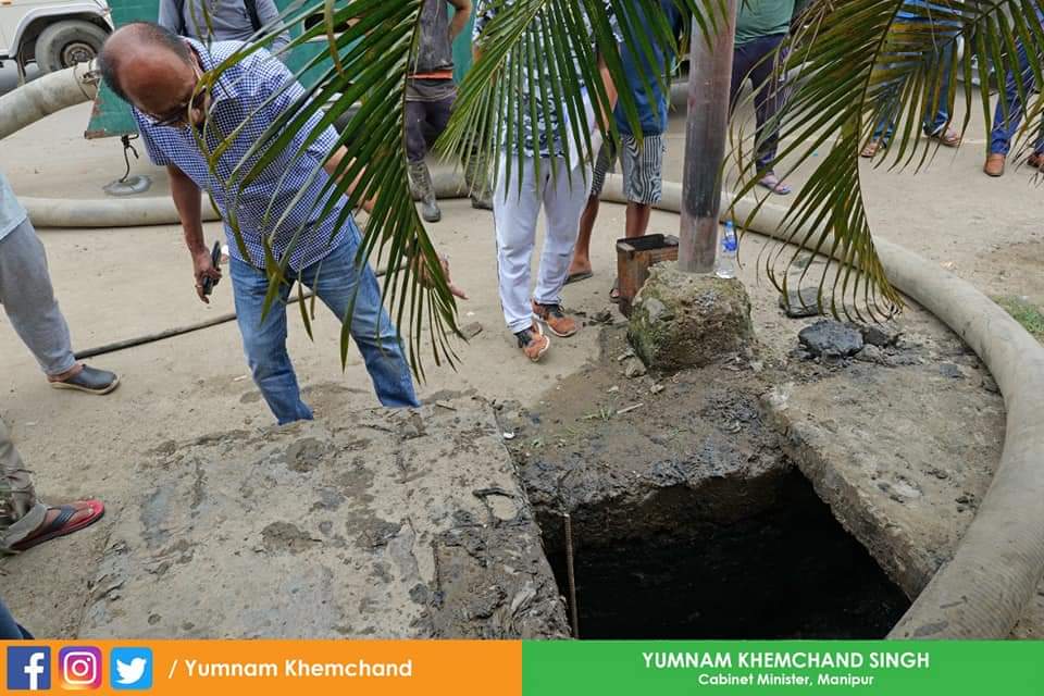 YKhemchandSingh's tweet photo. Continuing drive to clear the blocked drains,I inspected the drains at Singjamei Waikhom Leikai and found that in the construction of private buildings,the liquid of cement concrete mixture flows into the drains to become hardened soon and block the drains.
#MAHUD
@MoHUA_India https://t.co/3kc1WAxEcT