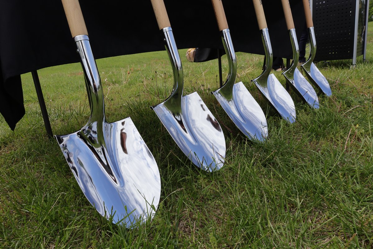 ShiveHattery's tweet photo. Congrats to Valley Southwoods Freshman High School on achieving an exciting project milestone! School staff, families, city officials, community and project partners came together Monday for a groundbreaking ceremony of the 29,000 sqft addition. https://t.co/aujZ0O91ba