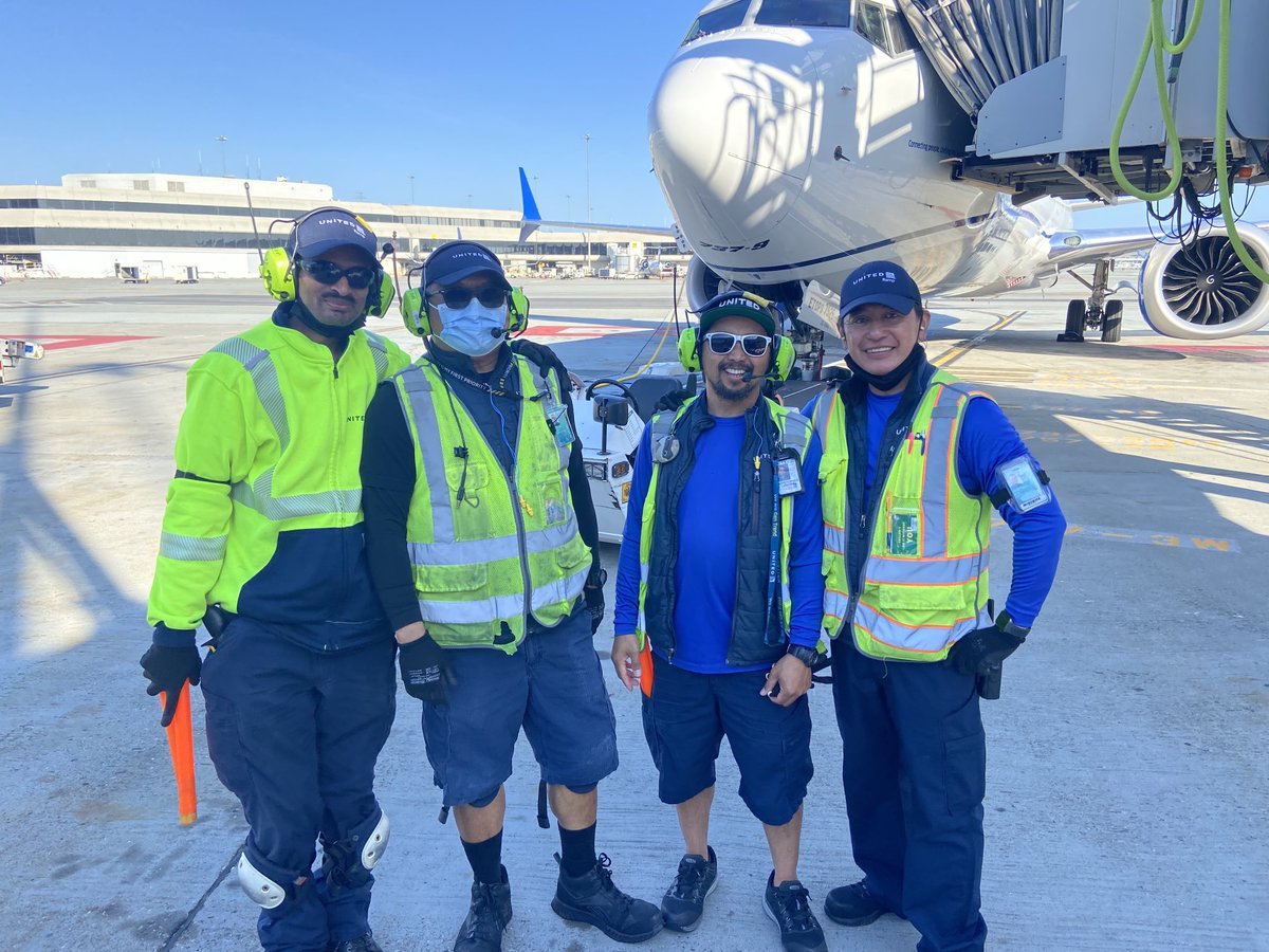 #ConsistencyTeam in SFO. Raul and his crew knocked out the STAR to DCA, U10 on door close with over 20 gate checks, Great Job! ⁦@MonikaGablowski⁩ ⁦@chahin_hector⁩ ⁦@KevinSummerlin5⁩ ⁦@weareunited⁩ ⁦@SalangaJ⁩ ⁦@JMRoitman⁩ ⁦@MikeHannaUAL⁩