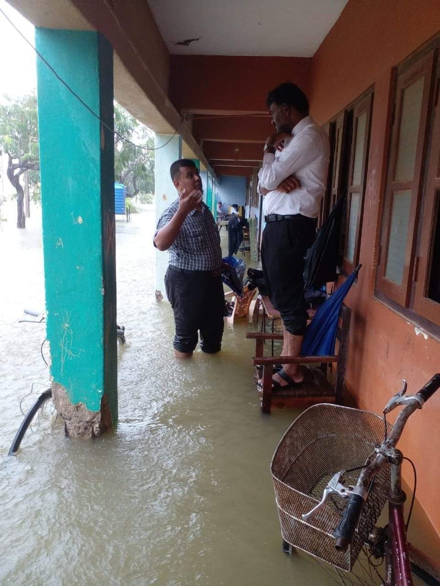 BasnayakeM's tweet photo. This is how the children of St. Andrew's College of Puttalam sat for the O/L examination with the assistance of the Army in the midst of the severe floods in Puttalam. #Lka https://t.co/KLEdNhIys4