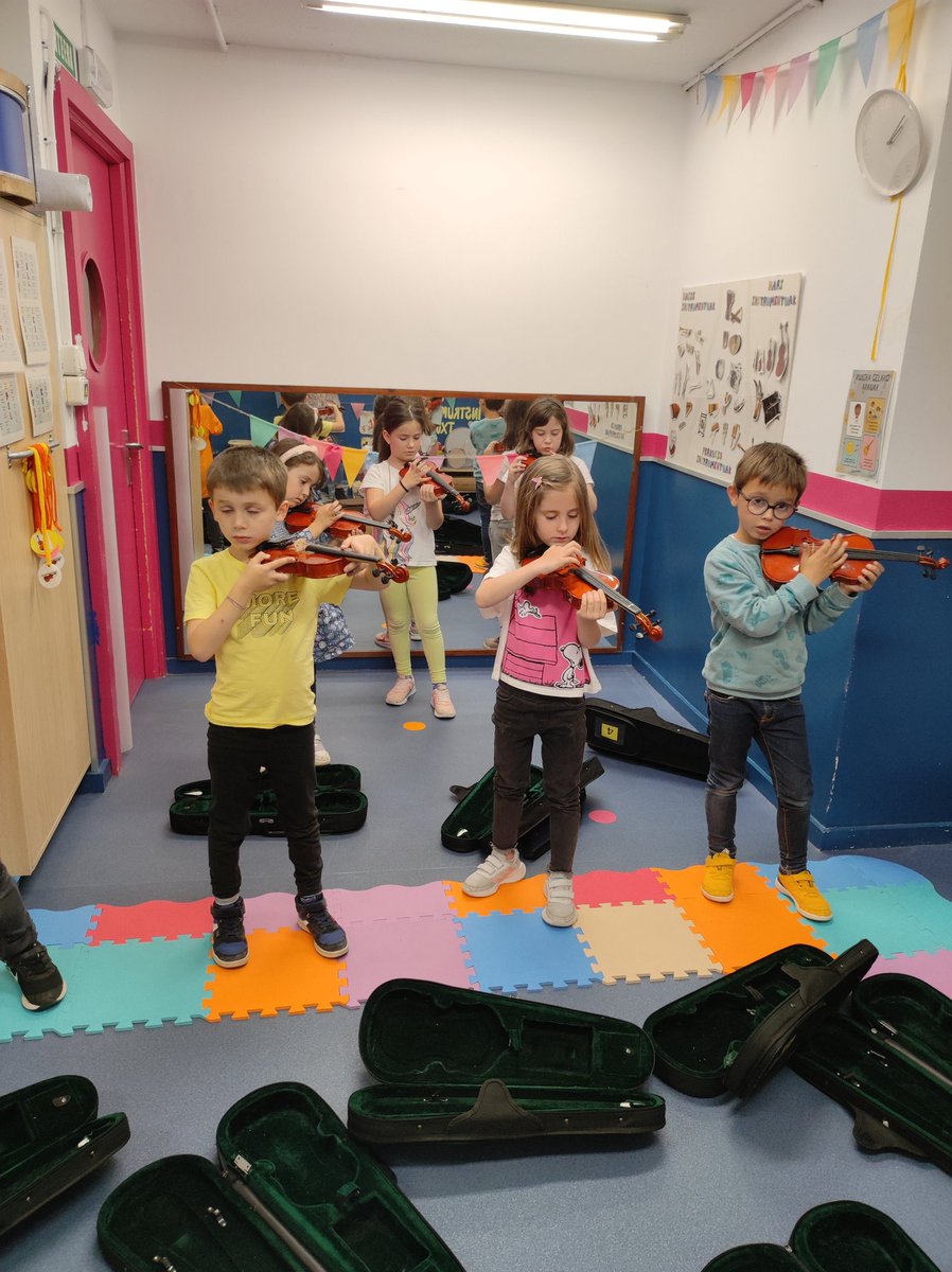 HHmusika tweet media