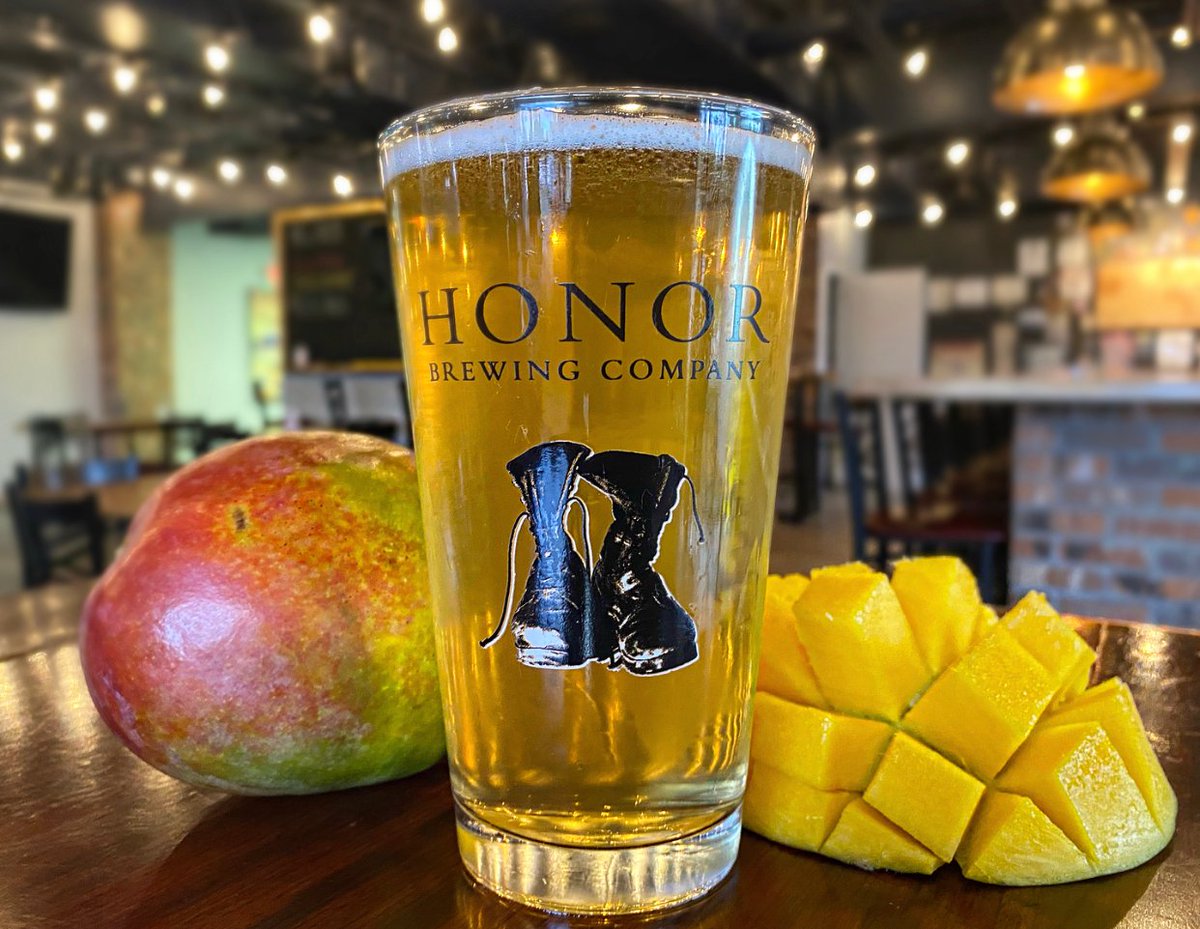 HonorBeer's tweet photo. 🚨At Ease Mango Shandy🚨 Stop by this week to grab a glass or 4 pack🍻

#honorbeer #mangoshandy #beershandy https://t.co/iShZGfeDsJ