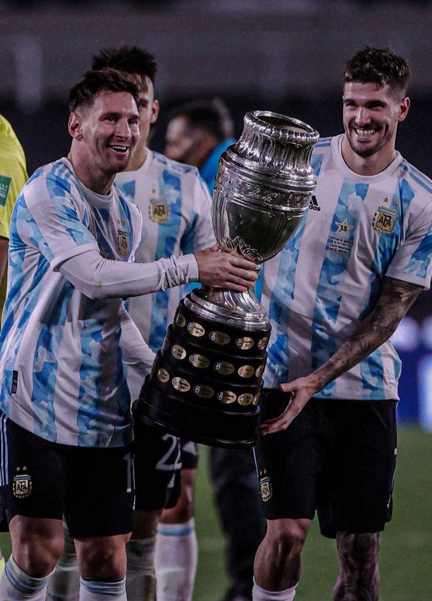 Feliz cumpleaños <a href="/rodridepaul/">Rodri De paul</a>, gracias totales. 🇦🇷❤️