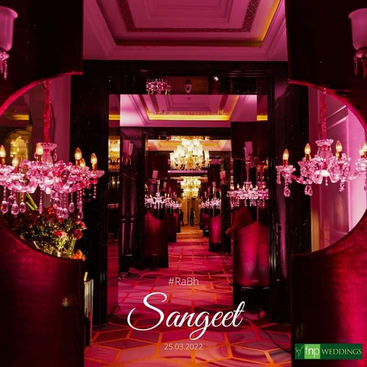FNP_Weddings's tweet photo. Sangeet 💫
A glamorous sangeet night to begin the wedding festivities.
#weddingdecor #weddings #wedding #fnpweddingsandevents #fnpweddings #decor #decoration #weddingphotography #rajasthan #jaipur #jaipurwedding #rajasthanwedding #sangeetdecor #sangeetnight #floraldesign https://t.co/634CQNJmtJ