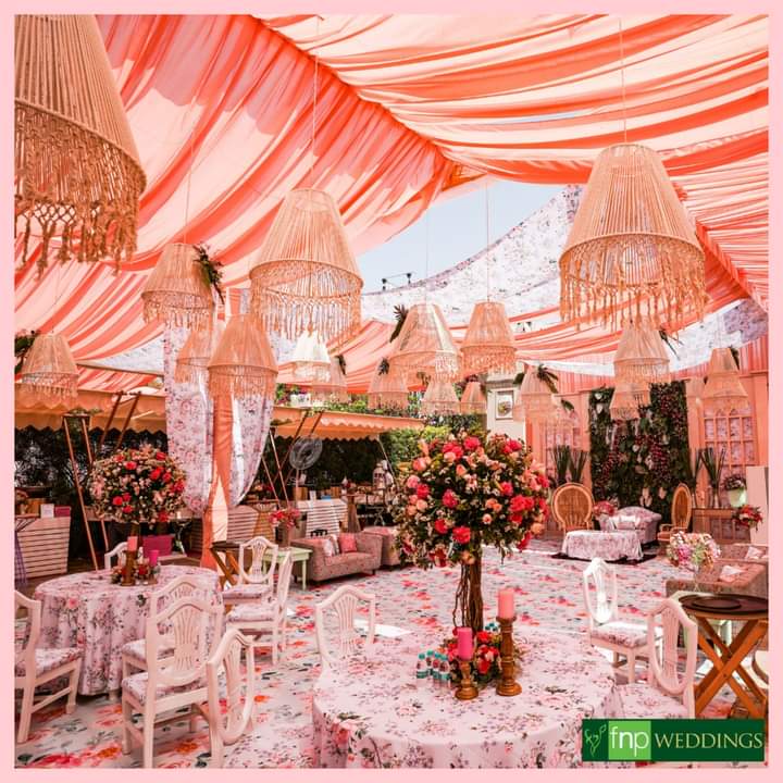 FNP_Weddings's tweet photo. Mehendi 💕
This pinktastic mehendi decor to brighten up your feeds today! Thank us later 😉

#weddingdecor #weddings #wedding #fnpweddingsandevents #fnpweddings #decor #decoration #weddingphotography #rajasthan #jaipur #jaipurwedding #rajasthanwedding #mehendi #mehendidesign https://t.co/mwl8bhvqGu