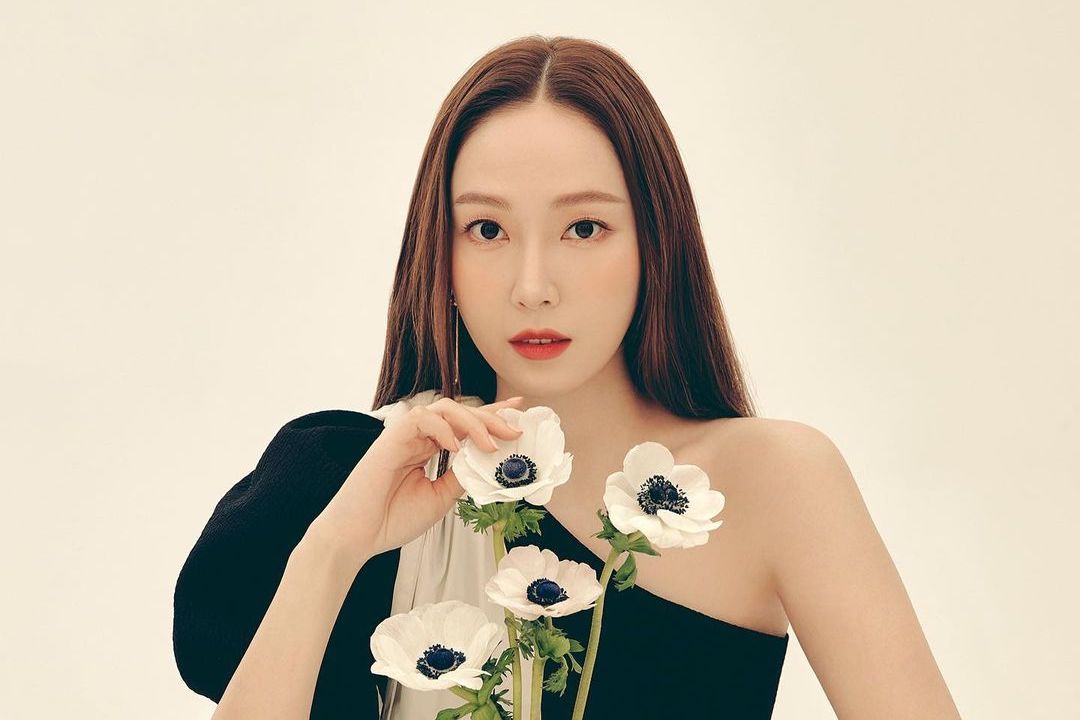 bugfany's tweet photo. [CLEARANCE] Jessica Jung Fansite Goods
(Photobook, DVD, Calendar etc)

- Prices well below cost
- In Singapore Dollars, excluding shipping (Shipping estimates: https://t.co/EgkzMnqmZ7)
- Will ship worldwide
- What you see in pics = what you get
#Jessica #JessicaJung #제시카 https://t.co/jOvpMAFsXE