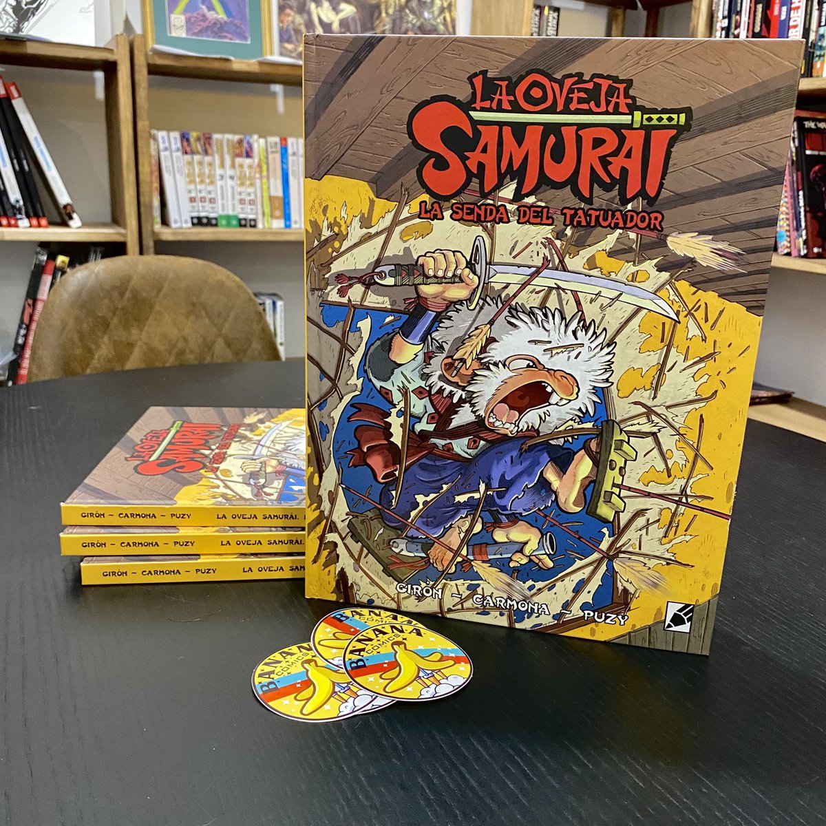 De verdad que os tenéis que leer La oveja del samurai, la senda del tatuador! Divertidísimo y con un dibujo para flipar! 🐑🐑🐑👹👹👹
De Santi Girón y <a href="/francarmona5/">fran carmona</a> 
Publicado por <a href="/grafitoed/">Grafito Editorial</a> 
#bananacomics #triana #laovejasamurai