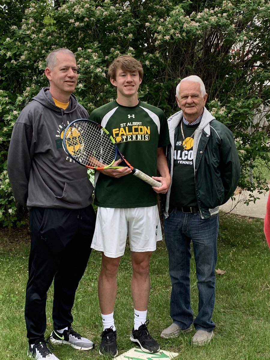 Stalbertsprtfan's tweet photo. Carter White and his entourage have arrived in Waterloo for the State Tennis Tournament. https://t.co/enXHDwzkBx