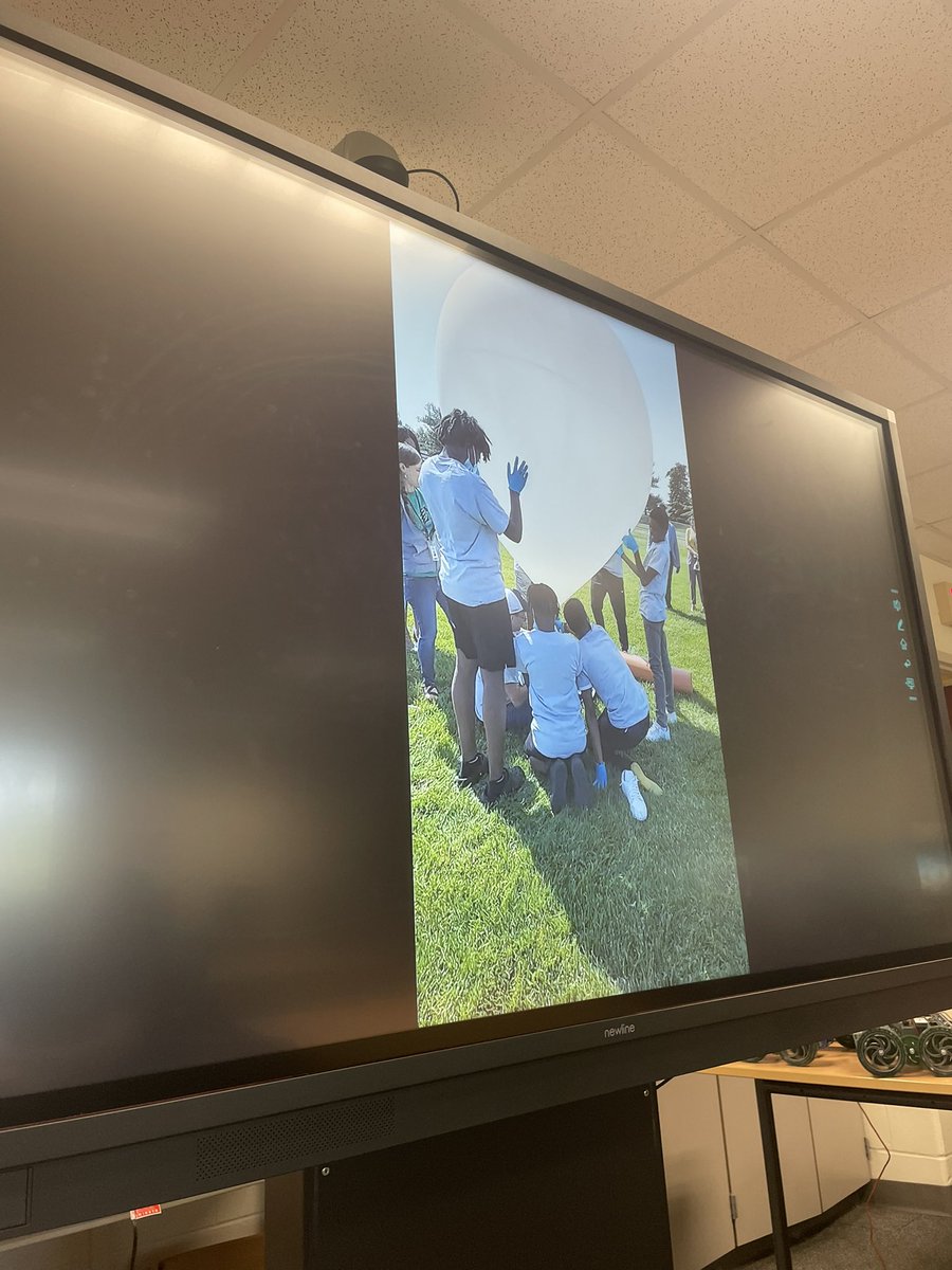 Congrats <a href="/SBJeffersonTrad/">Jefferson Traditional School-OFFICIAL</a> on the space balloon launch. We are tracking from <a href="/SBRileyhigh/">South Bend Riley</a>. <a href="/SouthBendCSC/">South Bend Schools</a>