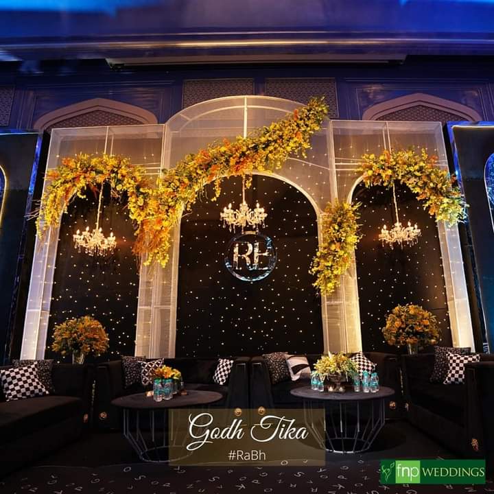 FNP_Weddings's tweet photo. Godh Tika  🤍 From letter hangings to a wall of quote to a huge light-shadow installation at the entrance completed the look of the scrabble night.

#weddingdecor #weddings #wedding #fnpweddingsandevents #fnpweddings #decor #decoration #weddingphotography #rajasthan #jaipur https://t.co/CsDPCOXZ1Q