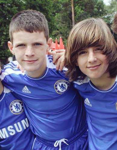 nacaoblue_'s tweet photo. Com Tchouameni indo para o Real Madrid, o Chelsea tem que ir com tudo pra cima do Rice! Ele já recusou várias ofertas de renovação, mas seu contrato é longo ainda e vai até 2025! Não vai ser barato, mas precisamos trazer ele de volta pra casa! #bringdeclanhome 💙 https://t.co/PL9PpuzZVe