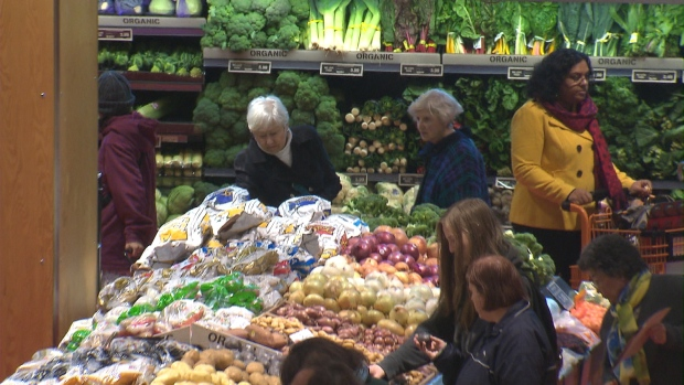 CP24's tweet photo. Nearly half of Canadians are finding it difficult to feed their families amid spiraling inflation: survey https://t.co/l8051nSASE https://t.co/zVKikWnvqj