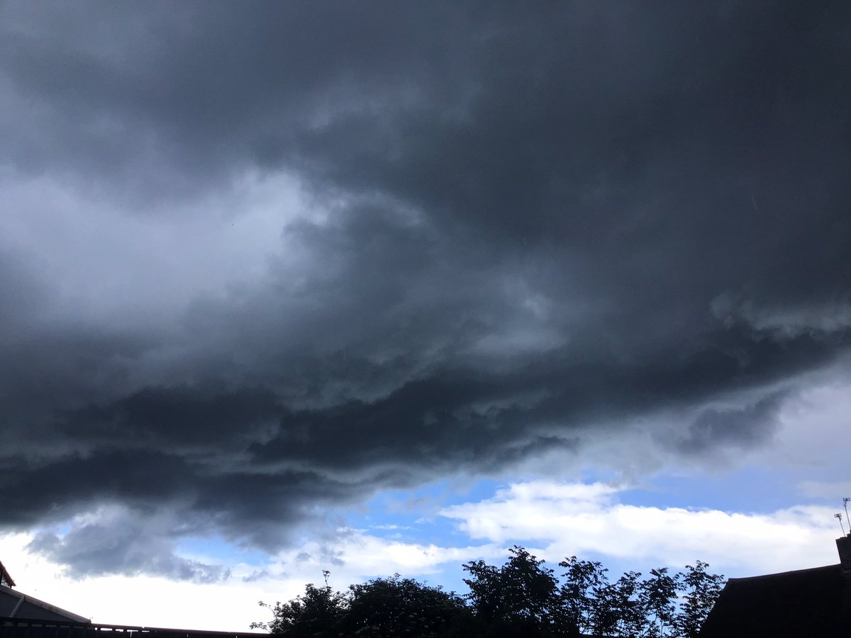 AjhTherapy's tweet image. Current sky #itsgoingtorain #Tuesday #HerneBay