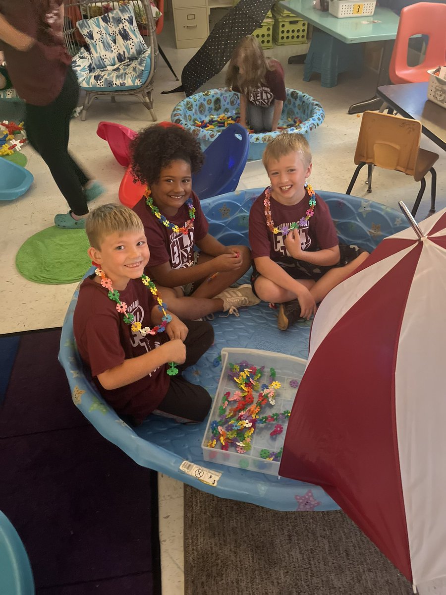 Jennife60345942's tweet photo. When it’s raining outside we have a beach day inside ! #sharkweek #beachday #funinsecond @WFISDschools @Cunningham4100 https://t.co/8K88dCKWmi