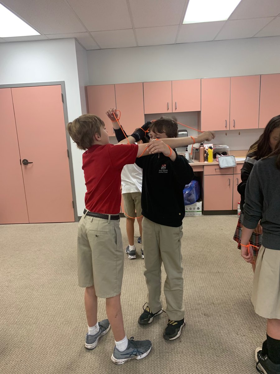 MSHistoryrocks's tweet photo. Divergent thinking required.  Can you get out of the “hand cuffs”?  6th grade tries. https://t.co/e537f0bg1N