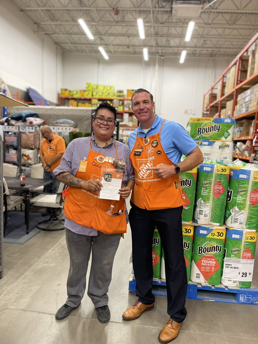RubenRod17's tweet image. Elina being recognized by DSM Clay for her awesome work in Specialty @mbs40443 @HeatherAnguloHD @SherreMaclin @nayeli_a9 @Carlee0562_ @RushClay