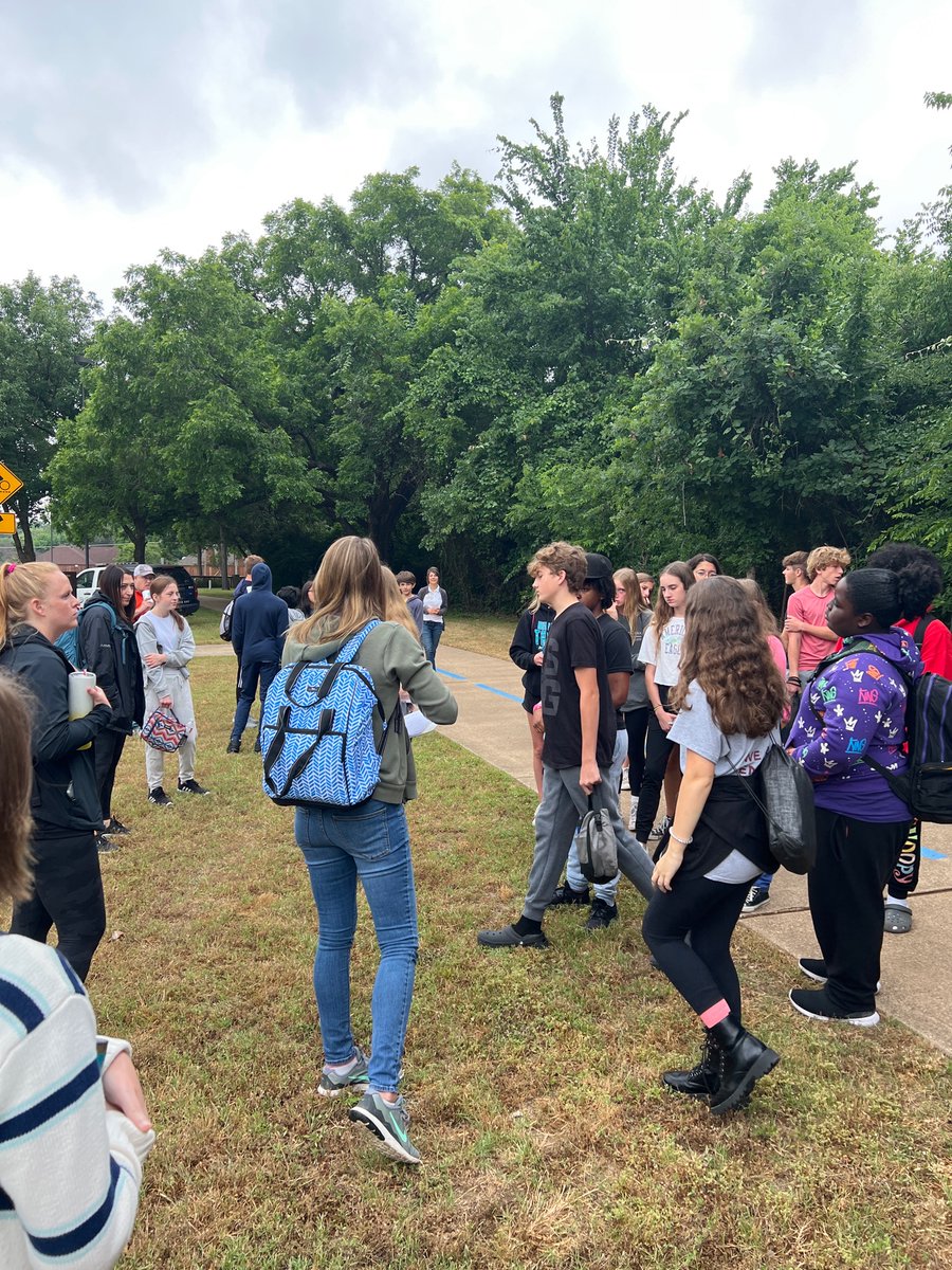 KriCarza's tweet photo. Getting into our groups so we can divide and conquer. Chargers making a difference 😁 #HMSYES2022 https://t.co/hvVb22dMLB