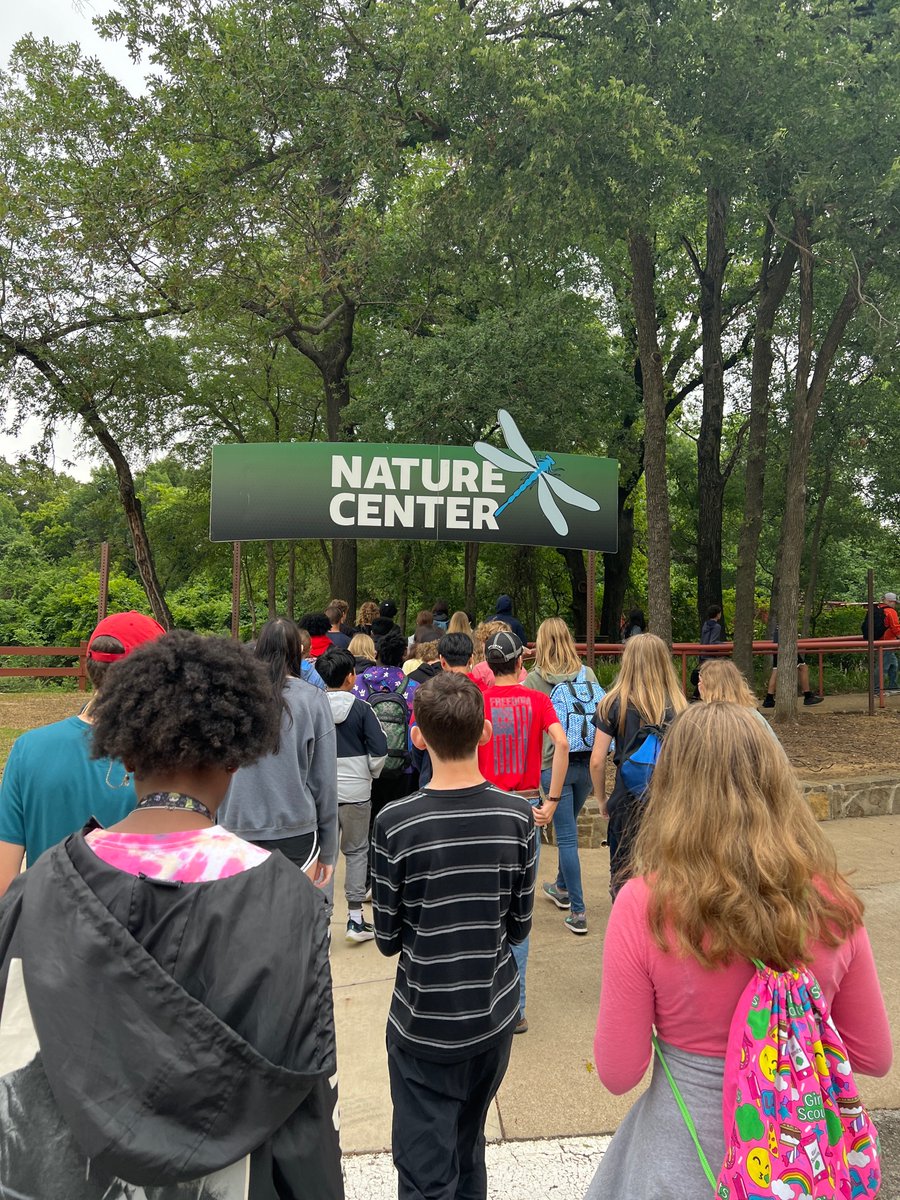 KriCarza's tweet photo. Let the fun begin! HMS kiddos are ready to learn about nature spaces, conservation, invasive species, and give back to our community by conserving ecosystems. @FOX4 @NBCNews #hmsyes2022 https://t.co/xKnszntDnO