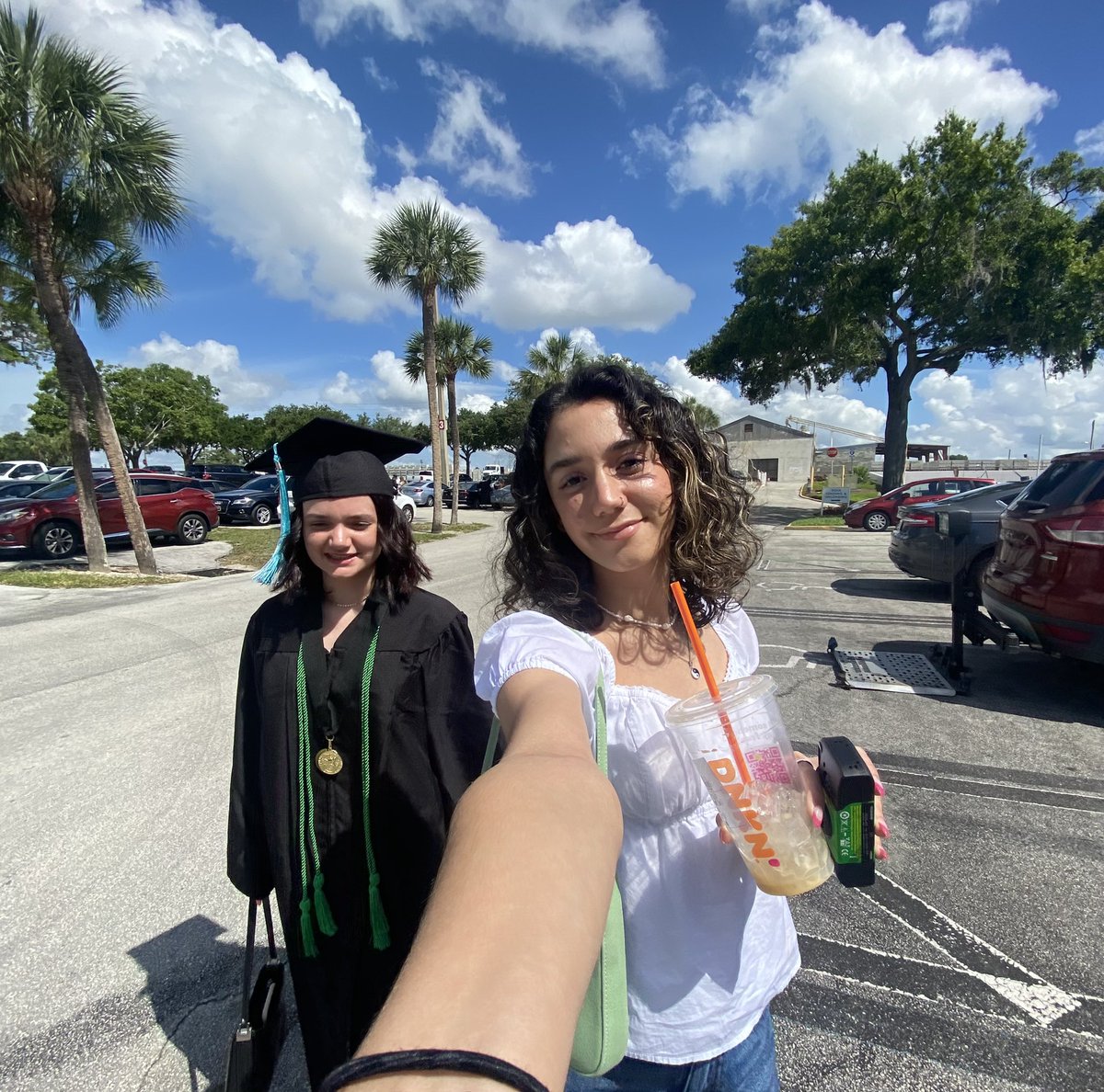 vojito_'s tweet photo. my bestie is graduating today!!! CONGRATULATIONS GLORY ANNE ๐๐ #POLKGRAD22 #proudsister https://t.co/JsMUraGJeB