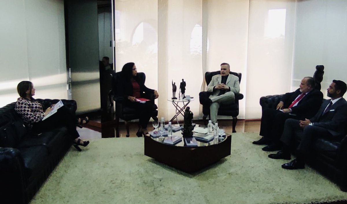 #REUNIDOS en la sede del <a href="/MinpublicoVEN/">Ministerio Público venezolano</a> junto a la Ministra de la Mujer Diva Guzman <a href="/d_guzmanl/">Diva Guzmán</a> Ministra de Serv Penitenciario <a href="/mirelct/">Mirelys Contreras</a> Mirelys Contreras, el Defensor del Pueblo Alfredo Ruiz y el Defensor Público Daniel Ramirez, preparando las Mesas Técnicas en #Defensa d la Mujer