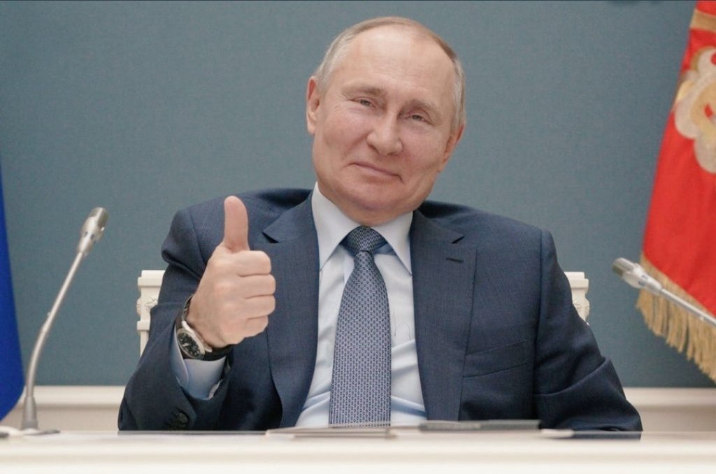 kenny_from_dund's tweet photo. One phone call would have ended oil price hikes in SA. One one call would have ended this reduculous load shedding in SA if Pres. JG Zuma was running the show. #GOAT #PresidentZA #Zuma #Putin #BRICS https://t.co/o03DBcQcqm