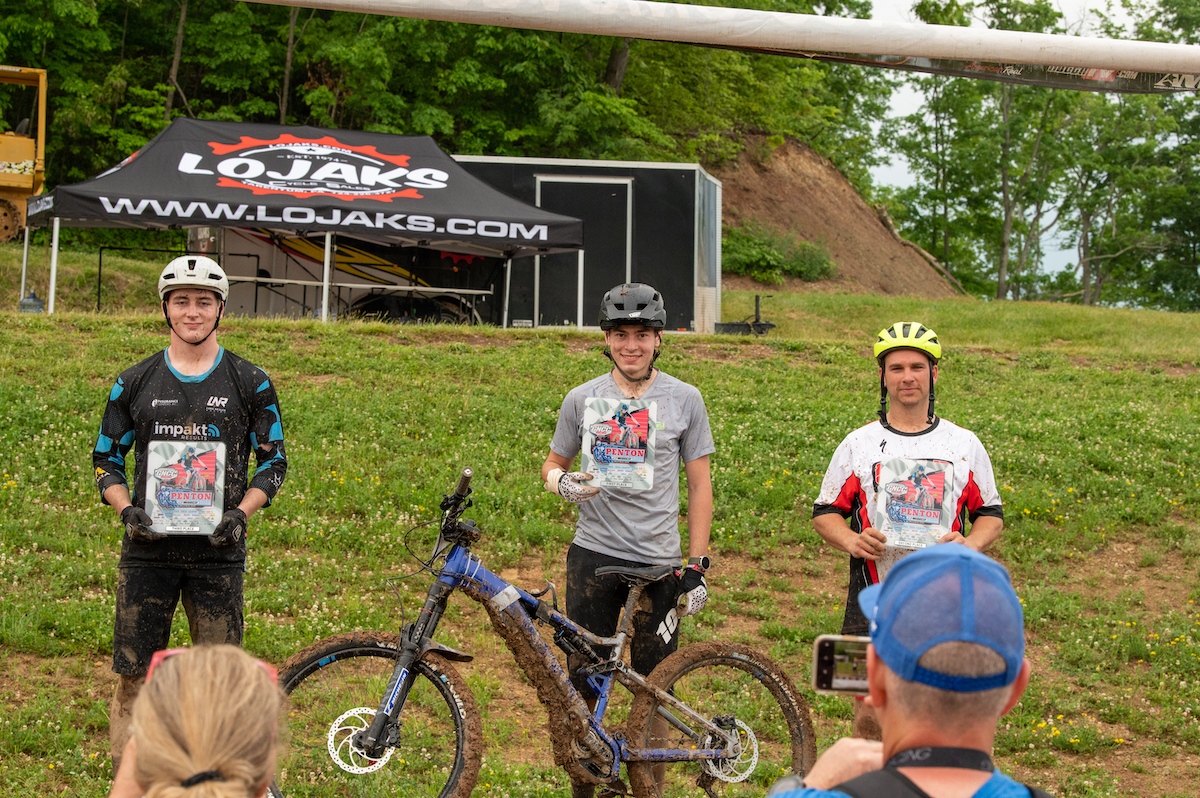 yamahabicycles's tweet photo. Ty Teasdale takes the victory at Round 7 of GNCC!
In GNCC eMTB racing, Ty Teasdale took his AmPro Racing #YDXMOROPro to a victory in the XC2 class with Mitch Hawkins riding his AmPro Racing #YDXMOROPro to a second-place podium position in the Amateur (14+) eMTB class. https://t.co/mI00WHYSq6