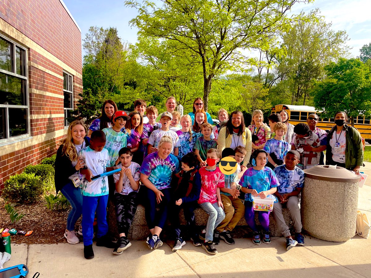 2022 Harlan LINKS bowling field trip to end an amazing year with our peers! 🎳 @AlexAgius1  <a href="/HarlanElem/">Harlan Elementary</a> <a href="/LauraMahler6/">Laura Mahler</a> <a href="/BirminghamPS/">Birmingham Schools</a> #peertopeer #unifiedchampionschools #inclusion