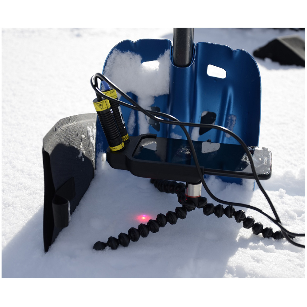OpticaPubsGroup's tweet photo. An Editors' Pick via #OPG_AO: Smartphone-based measurements of the optical properties of snow https://t.co/QYI2uPgtRx #AtmosphereicOptics #ComplexMedia @uoregon https://t.co/2eo7vVdhIc