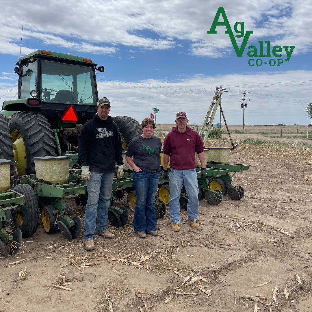 agvalleycoop's tweet photo. Doug Houser's test plot was planted this week with Dekalb and Brevant varieties. A big thank you to Cody Broomfield with Dekalb, and Matt Borchers with Brevant for helping with the plot!
#WeAreAgValley #BuildTomorrowTogether https://t.co/H2La2Skmme