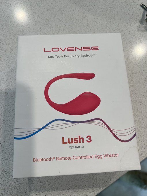 Doing a naughty vlog for my only fans today! 😈. Are you subscribed? Link below ⬇️ https://t.co/CrO2R