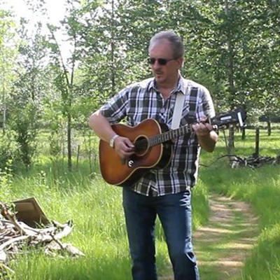 LonelyOakRadio's tweet photo. Tuesday, May 24  at 3:27 AM (Pacific Time), and  3:27 PM, we play 'Warm Embrace' by David Rees @musicoflegend at #OpenVault Collection show https://t.co/JJSf236wba