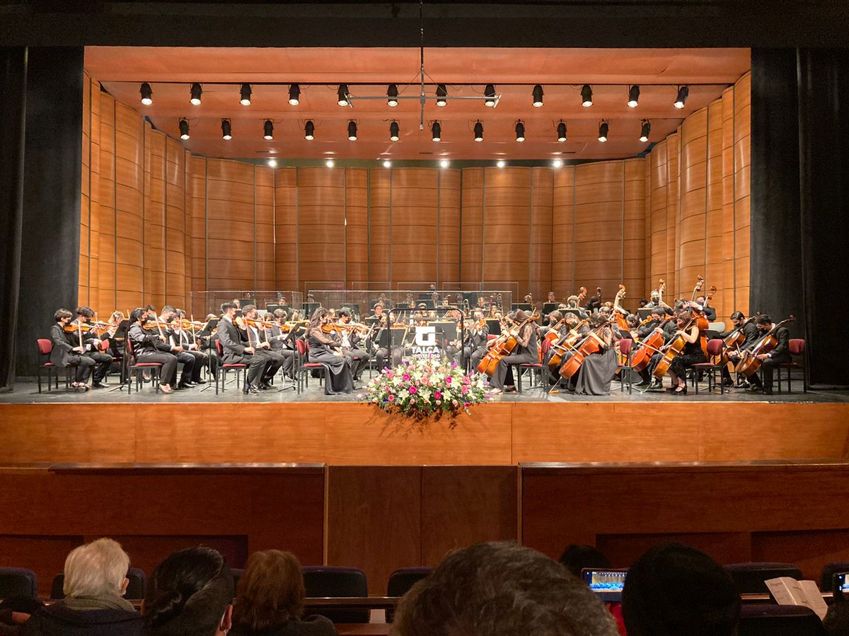 Una maravillosa interpretación de las y los estudiantes de la Escuela de <a href="/MusicaUTalca/">Escuela de Música UTalca</a> en el Concierto de Celebración de 280 años de #Talca. Felicitaciones a todas y todos quienes hicieron posible esta actividad 👏👏👏