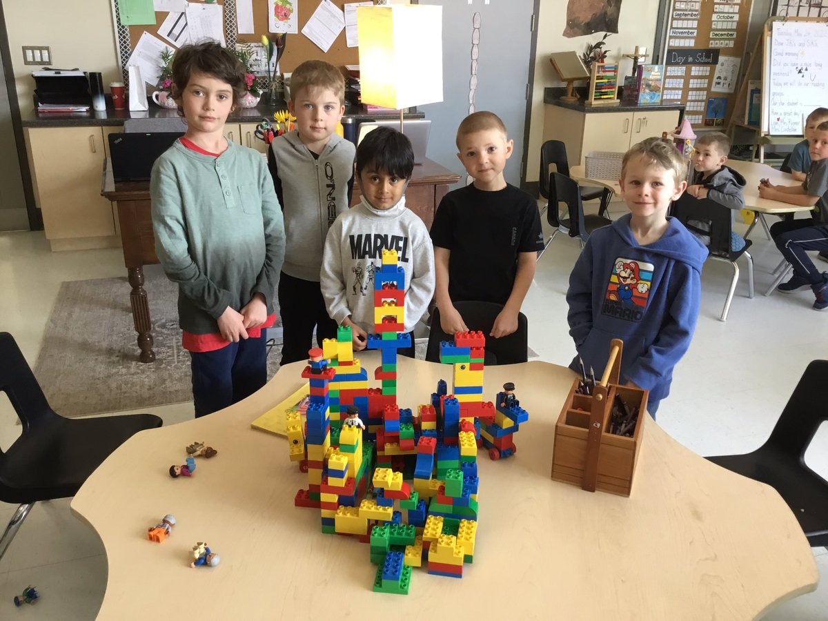 KinderGators_'s tweet photo. Problem solving and innovating #teamwork https://t.co/PBwCki7dW7