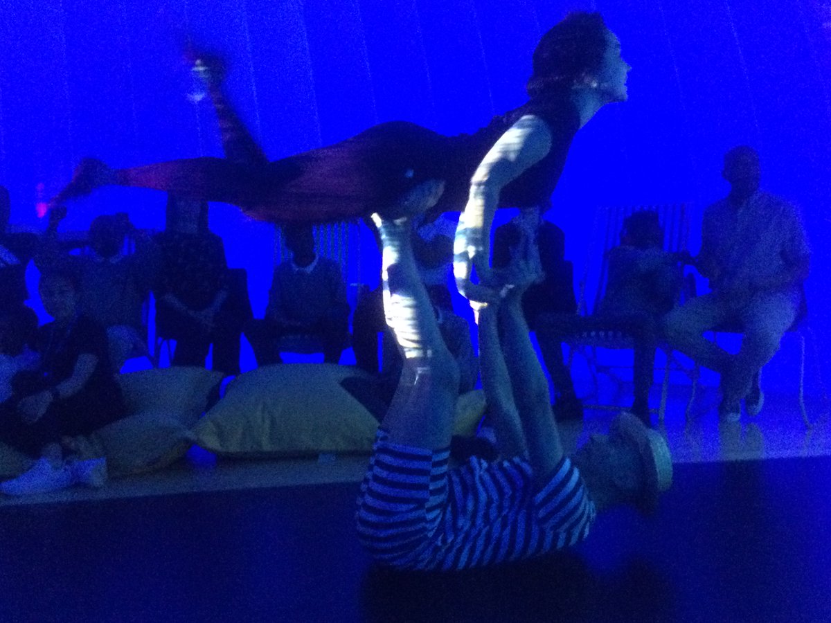 TukeSchool's tweet photo. A beautiful performance by https://t.co/1hQ6tnenba
#mylifewiththewave for learners at Tuke School . Live dance, theatre & interactive performance with #sensoryplay and emotive #storytelling.
Students demonstrated #positivelooking & listening skills https://t.co/8gkc37DQwf