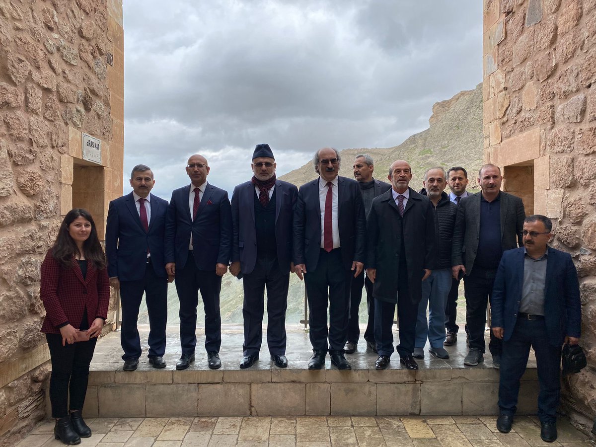 mutluysmn's tweet photo. Din Öğretimi Genel Müdürümüz ve Daire Başkanımız ile ilçemizdeki okullarımızı ve tarihi yapımız İshakpaşa sarayını gezdik. https://t.co/24mk6hVTaB