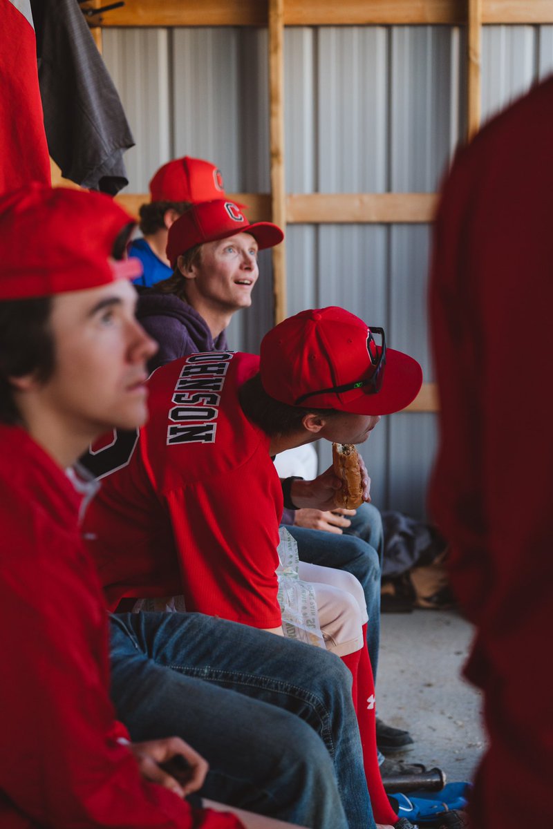 Cards with a 14-1 win over the Badgers tonight! 

Some super tight defence from the cards, hot bats w two solo dingers from K. Coburn , stellar catching from R. Miller and the old boy N. Coburn went the distance on the mound. 

#1-1