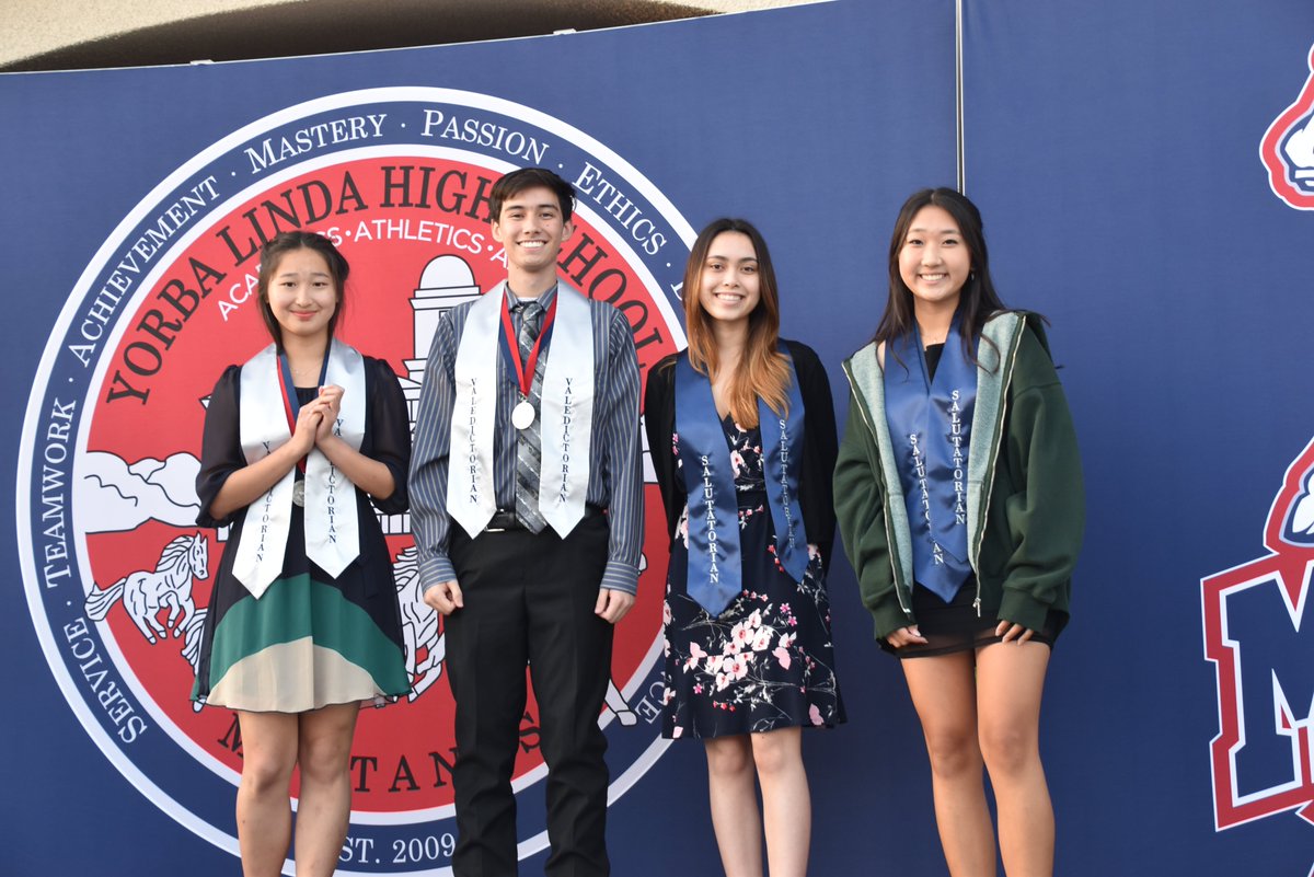 ylhigh's tweet photo. We were proud to celebrate the accomplishments of our seniors at our Senior Awards ceremony last night! Students were recognized for their academic, athletic, &amp; community service achievements.
Additional congratulations to our Mustangs of the Year, Ameerah Hirji and Dylan Shube! https://t.co/nrG5UXPI4m