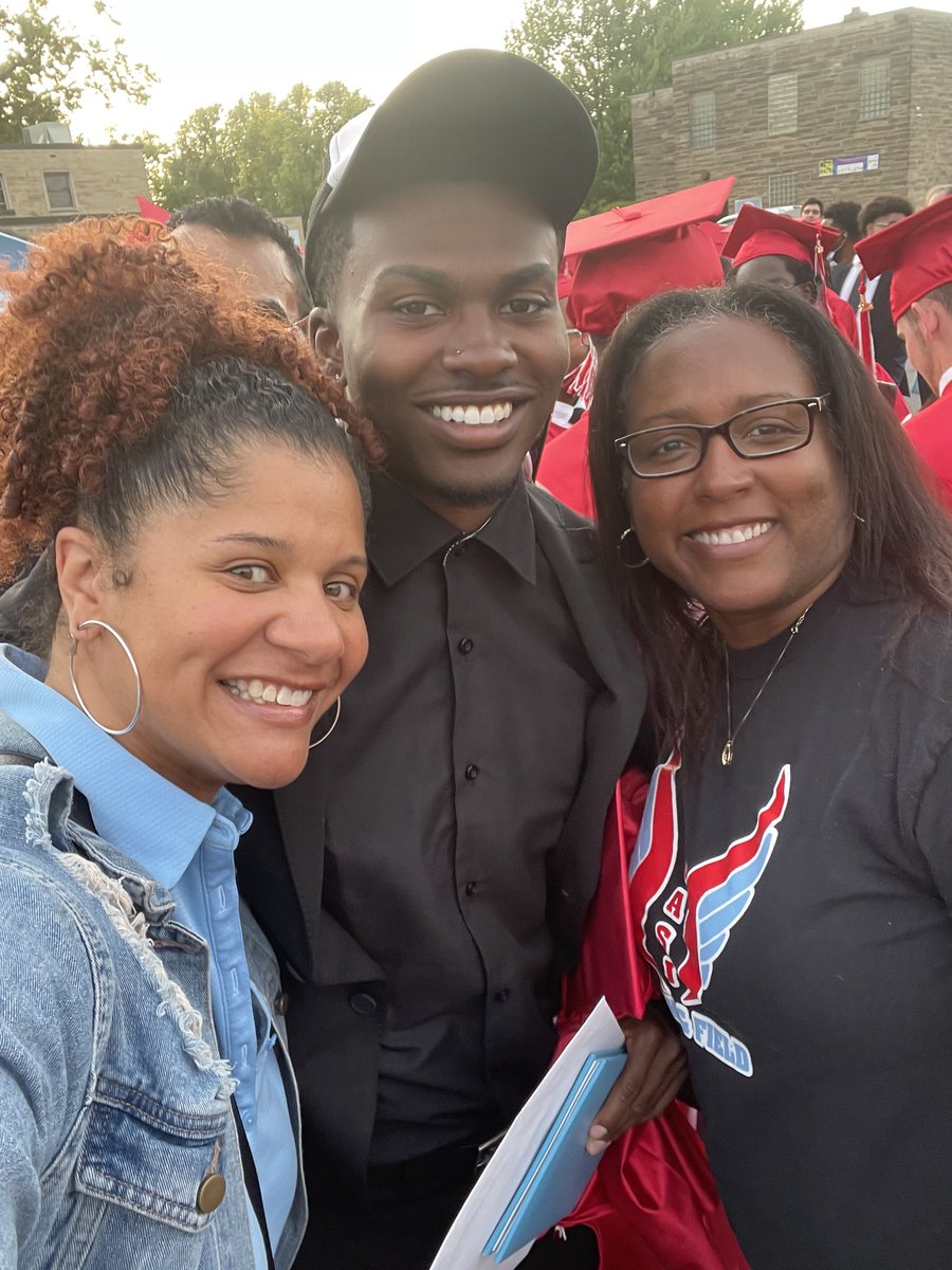 VASJ_TF's tweet photo. Congratulations to our XC and Track &amp; Field graduating seniors class of 2022!!! Best wishes to you all in the next chapter!! https://t.co/TjcR7VgB1X