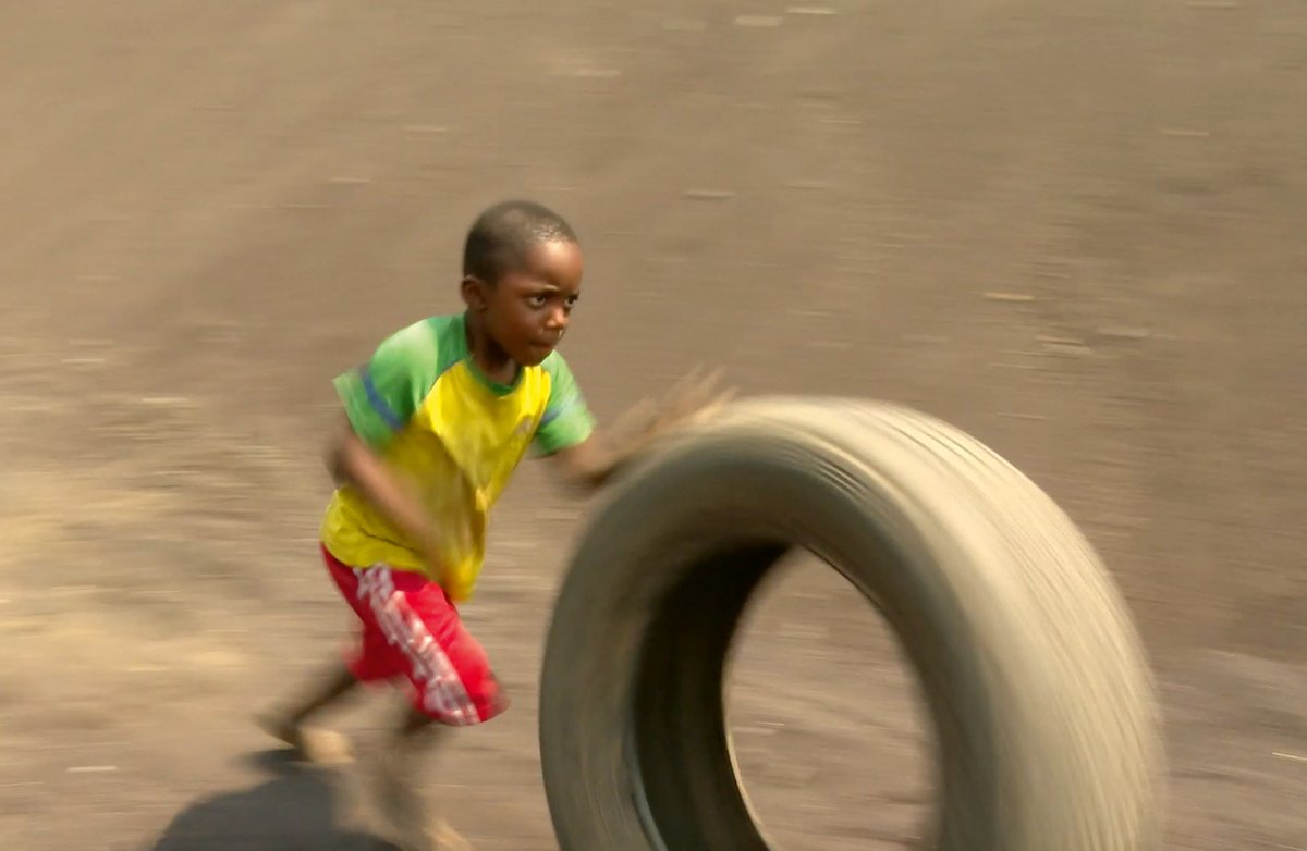 Children’s Game #29: La roue
Lubumbashi, DR Congo, 2021; 8:43 min
In collaboration with Rafael Ortega, Julien Devaux, and Félix Blume
bit.ly/3LPQ3jO