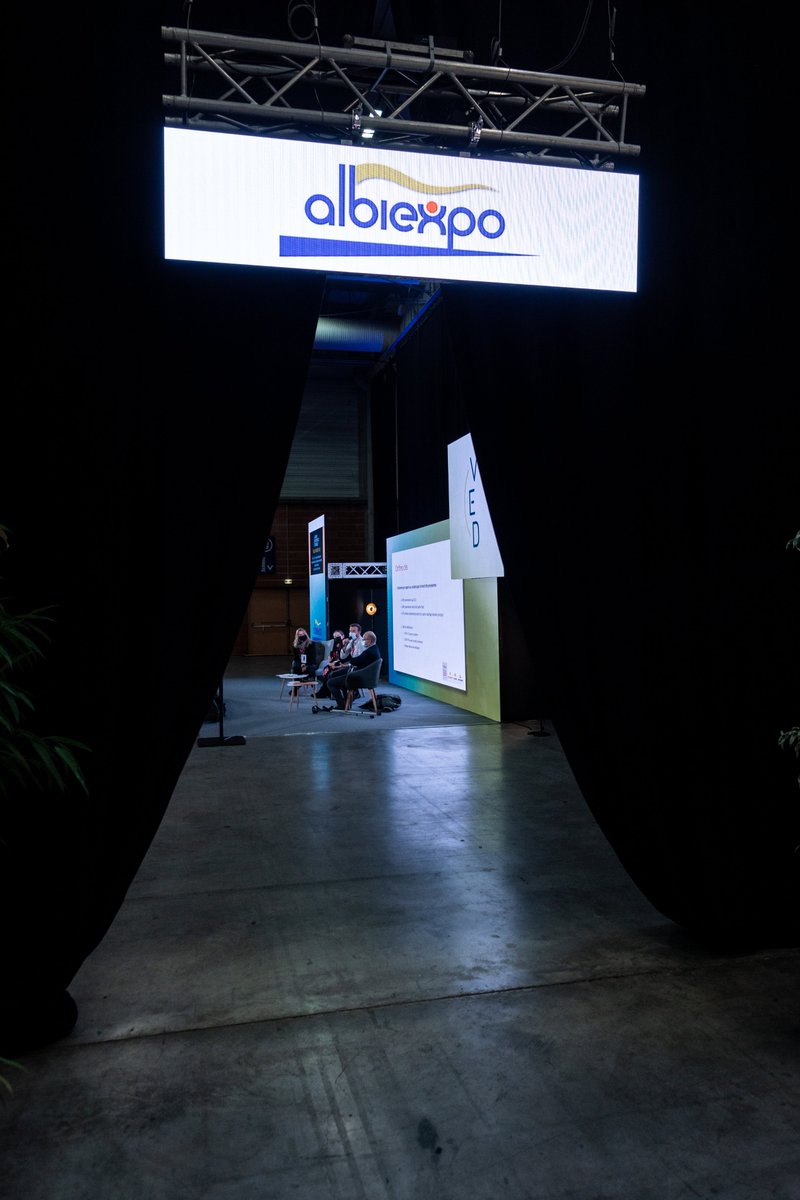 SalonVed's tweet photo. ‍💪@GroupeDesyTech renouvelle son partenariat technique !

Entre affichage dynamique, signalétique, son et lumière, support audiovisuel et streaming des tables rondes, rien ne lui échappe.

Revivez l'édition 2021 en images ⬇️ https://t.co/sps6JFA38K